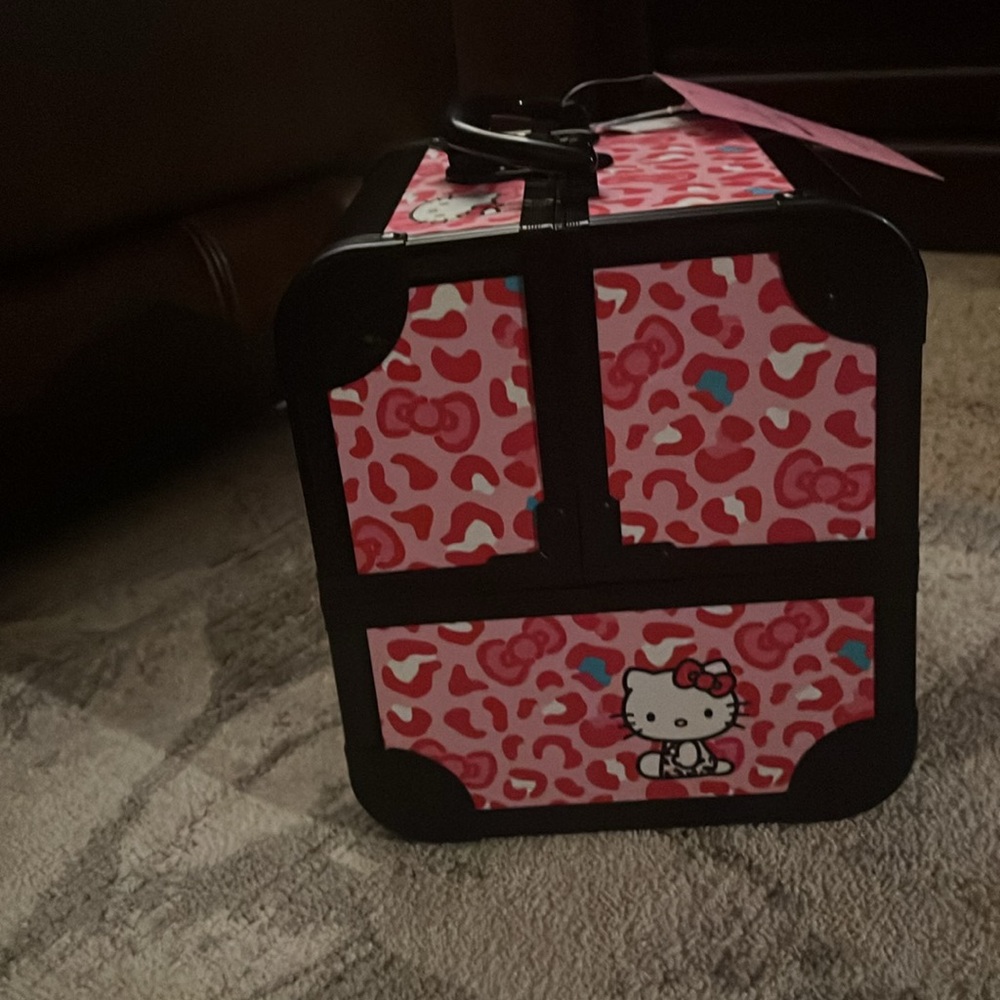 Hello Kitty Make Up Box - Picture 3 of 6